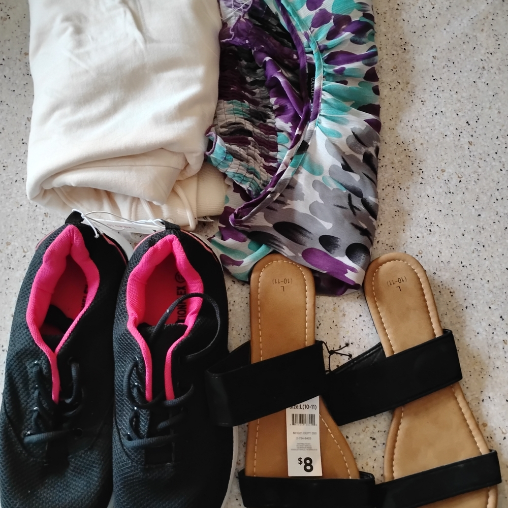 Papaya Black Athletic Shoes with Pink Highlights Black Sandals Cream Joggers Top